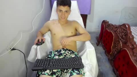 Snapshot of liz_and_chris1 chatting on 28, 12, 2024 Chris online show from 28, 12, 2024