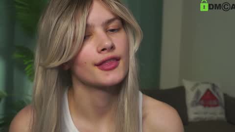 Snapshot of lizbethcoll chatting on 31, 1, 2025 Sunnheart online show from 31, 1, 2025