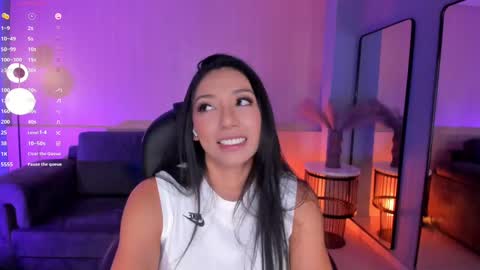 Lizzi  online show from 6, 3, 2025