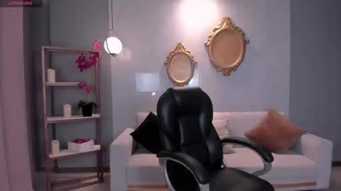 Lizzi  online show from 15, 9, 2025