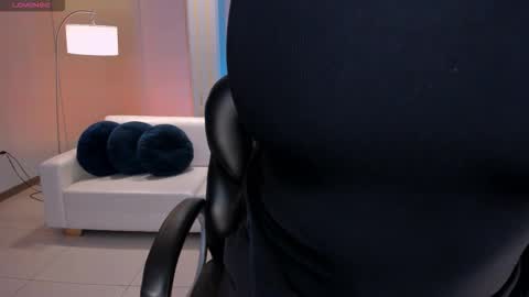 Lizzi  online show from 10, 10, 2025