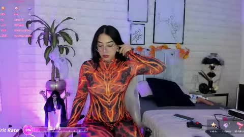 Snapshot of lizzie_evans chatting on 10, 10, 2025 Lizzie online show from 10, 10, 2025
