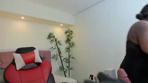 lizzie_williamss online show from 2, 7, 2026