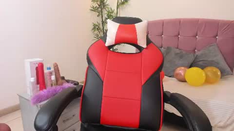 lizzie_williamss online show from 14, 7, 2026