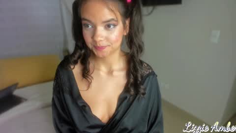 Snapshot of lizzieamber chatting on 29, 12, 2024 lizzieamber online show from 29, 12, 2024