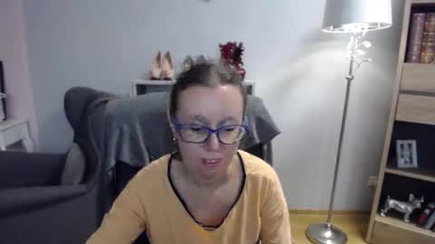 Snapshot of lizzy_sparkle chatting on 9, 10, 2025 Lizzy online show from 9, 10, 2025