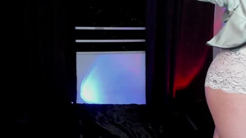 Snapshot of lnxmst chatting on 1, 2, 2025 Lynx Mist online show from 1, 2, 2025