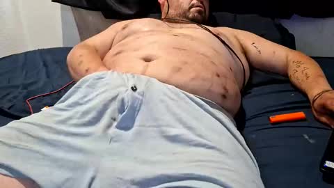 Snapshot of locolouie chatting on 26, 10, 2025 SeekingWaifu online show from 26, 10, 2025