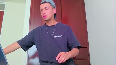 Snapshot of logaan_grey chatting on 3, 11, 2025 logaan_grey online show from 3, 11, 2025