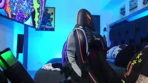 logan_hugh8 online show from 12, 2, 2026