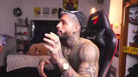 logan_hugh8 online show from 23, 7, 2026