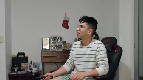 Snapshot of logannick chatting on 14, 2, 2025 Logan online show from 14, 2, 2025