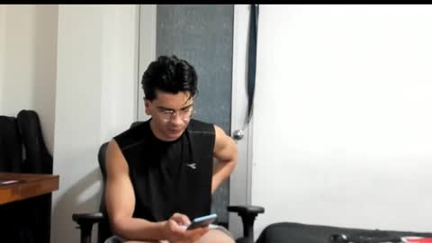 Snapshot of logannick chatting on 10, 9, 2025 Logan online show from 10, 9, 2025