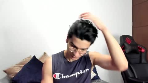 Snapshot of logannick chatting on 24, 11, 2025 Logan online show from 24, 11, 2025