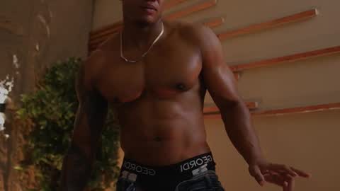 Snapshot of loganvarela chatting on 26, 10, 2025 loganvarela online show from 26, 10, 2025