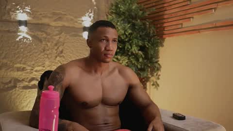 Snapshot of loganvarela chatting on 26, 10, 2025 loganvarela online show from 26, 10, 2025