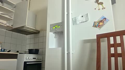 Snapshot of logitech0000 chatting on 4, 10, 2025 logitech0000 online show from 4, 10, 2025