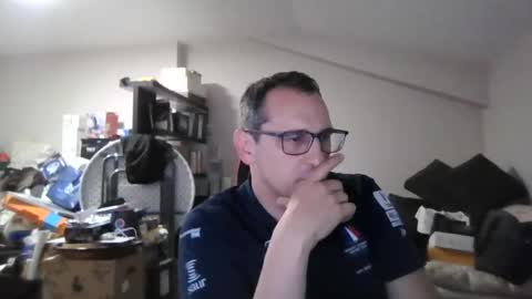 Snapshot of loic31_31 chatting on 27, 5, 2026 loic31 online show from 27, 5, 2026