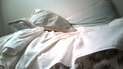 loisaida4u online show from 5, 3, 2025