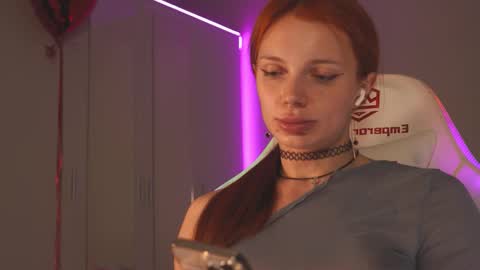 Snapshot of loisjo chatting on 21, 10, 2025 LoisVacation time online show from 21, 10, 2025