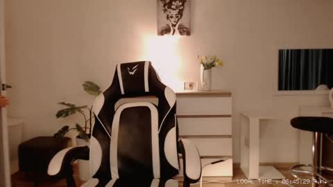 Snapshot of lola_anderson chatting on 25, 4, 2026 Lola online show from 25, 4, 2026