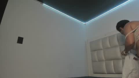 Snapshot of lola_js chatting on 21, 7, 2026 lola_js online show from 21, 7, 2026
