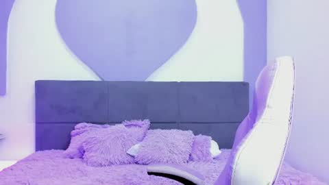 lola_sweeet18 online show from 23, 7, 2026