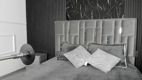 Lola Angel online show from 12, 1, 2026