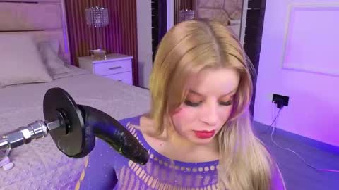 Lola Angel online show from 28, 5, 2026