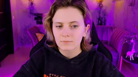 Snapshot of lolaasmus chatting on 3, 1, 2025 I consider myself the god Loki but life just calls me LOL online show from 3, 1, 2025