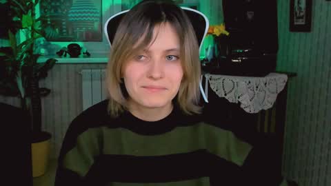 Snapshot of lolaasmus chatting on 24, 1, 2025 I consider myself the god Loki but life just calls me LOL online show from 24, 1, 2025