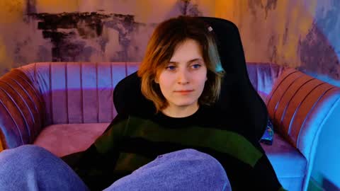 Snapshot of lolaasmus chatting on 29, 1, 2025 I consider myself the god Loki but life just calls me LOL online show from 29, 1, 2025