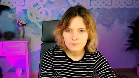 Snapshot of lolaasmus chatting on 31, 1, 2025 I consider myself the god Loki but life just calls me LOL online show from 31, 1, 2025