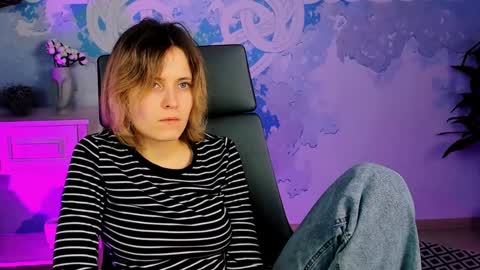 Snapshot of lolaasmus chatting on 31, 1, 2025 I consider myself the god Loki but life just calls me LOL online show from 31, 1, 2025