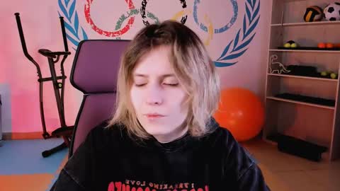 Snapshot of lolaasmus chatting on 13, 2, 2025 I consider myself the god Loki but life just calls me LOL online show from 13, 2, 2025