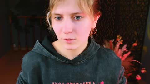 Snapshot of lolaasmus chatting on 18, 2, 2025 I consider myself the god Loki but life just calls me LOL online show from 18, 2, 2025