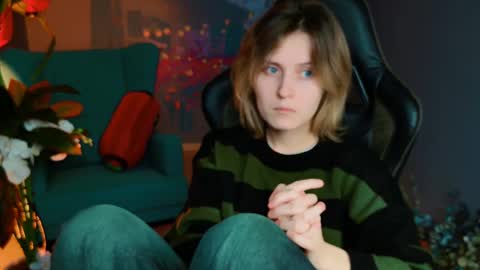 Snapshot of lolaasmus chatting on 21, 2, 2025 I consider myself the god Loki but life just calls me LOL online show from 21, 2, 2025