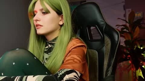 Snapshot of lolaasmus chatting on 22, 2, 2025 I consider myself the god Loki but life just calls me LOL online show from 22, 2, 2025