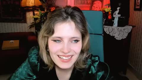 Snapshot of lolaasmus chatting on 26, 2, 2025 I consider myself the god Loki but life just calls me LOL online show from 26, 2, 2025