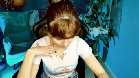 Snapshot of lolaasmus chatting on 23, 10, 2025 I consider myself the god Loki but life just calls me LOL online show from 23, 10, 2025