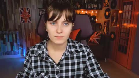 Snapshot of lolaasmus chatting on 5, 11, 2025 I consider myself the god Loki but life just calls me LOL online show from 5, 11, 2025