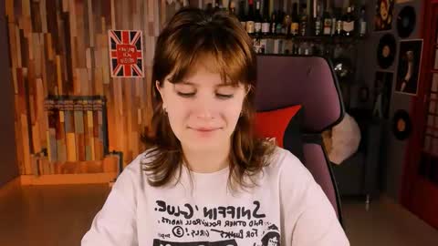 Snapshot of lolaasmus chatting on 21, 11, 2025 I consider myself the god Loki but life just calls me LOL online show from 21, 11, 2025