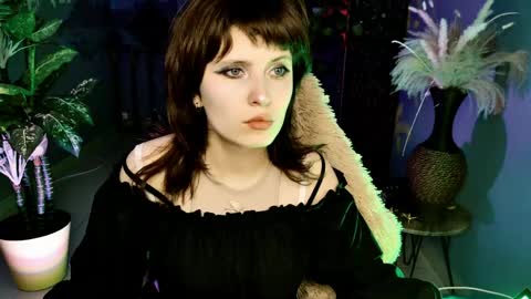 Snapshot of lolaasmus chatting on 13, 4, 2026 I consider myself the god Loki but life just calls me LOL online show from 13, 4, 2026