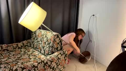 lolaatate online show from 13, 4, 2026