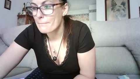 LOLA HUESO y ERIC online show from 10, 4, 2026