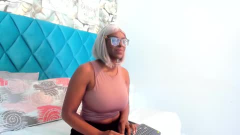 lola online show from 21, 9, 2025