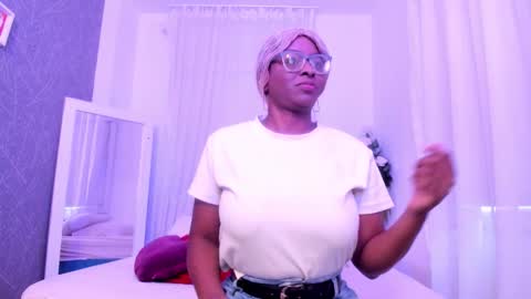 lola online show from 17, 10, 2025