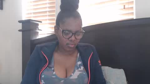 Snapshot of lolalitiousss chatting on 5, 8, 2026 Lolalitioussss online show from 5, 8, 2026