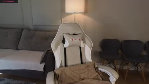 lolalitte online show from 10, 7, 2026