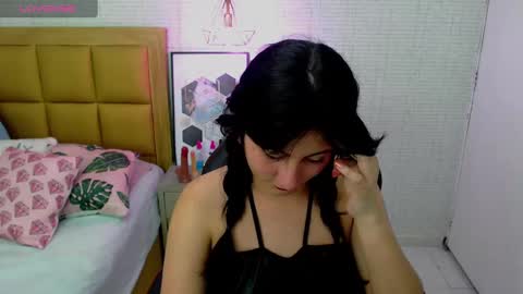 Snapshot of lolamaxi chatting on 14, 1, 2025 LOLA online show from 14, 1, 2025